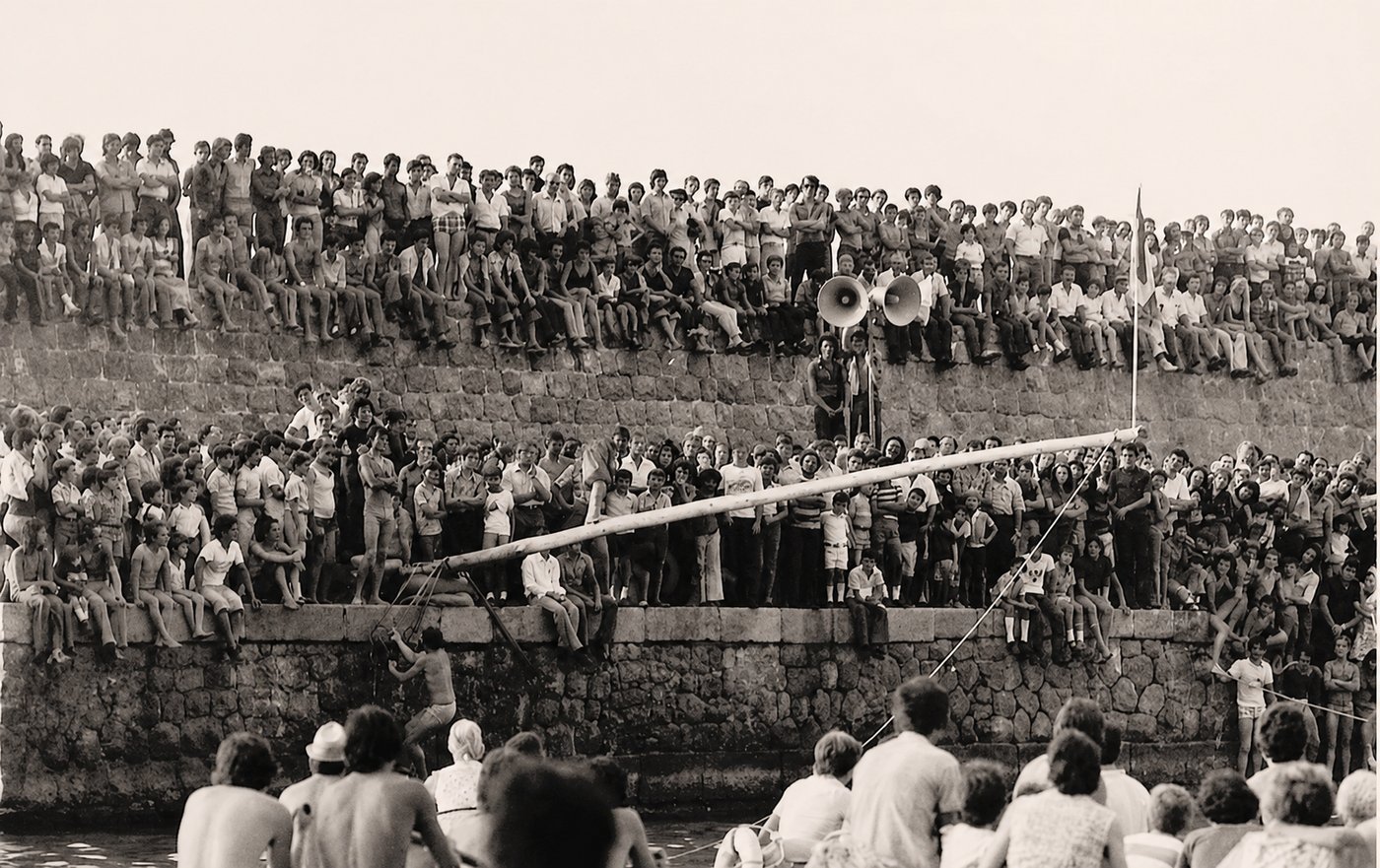 The 'Ntinna a Mari festival on the harbor wall of Cefalù